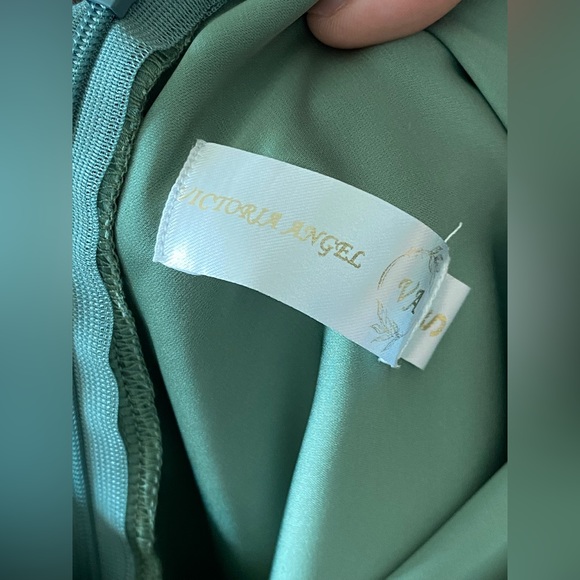 BEAUTIFUL SAGE GREEN BRIDESMAID DRESS - Picture 9 of 12